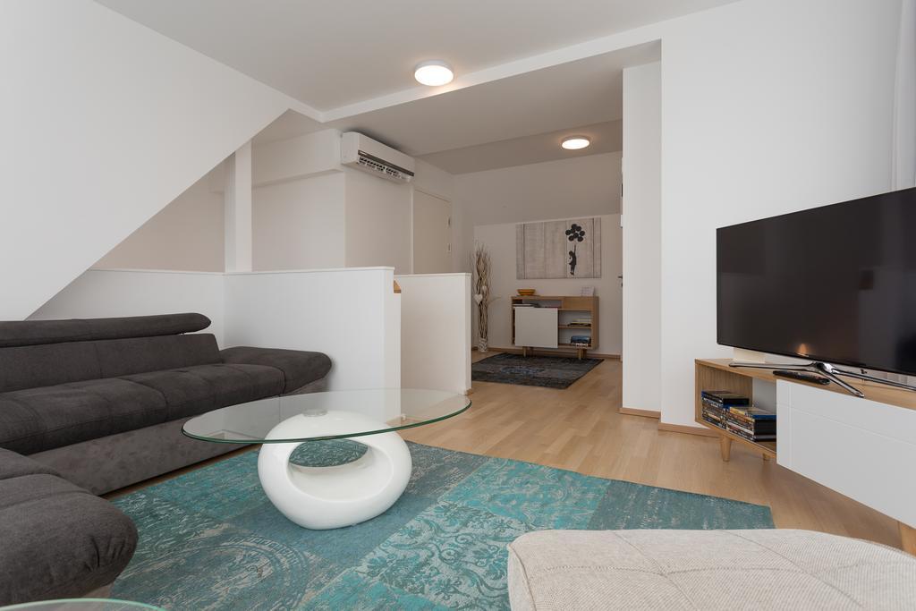 Mar Suite Apartments - Center Вена Экстерьер фото