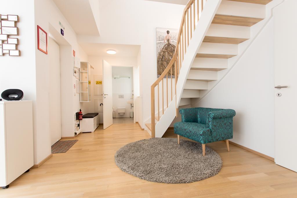 Mar Suite Apartments - Center Вена Экстерьер фото